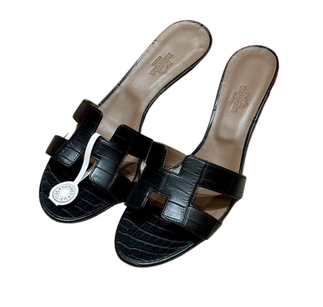 Hermès Oasis sandal Noir Alligator